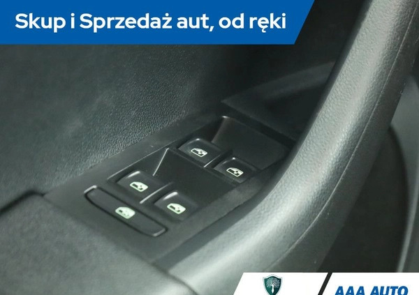 Skoda Octavia cena 63000 przebieg: 140963, rok produkcji 2018 z Radziejów małe 211